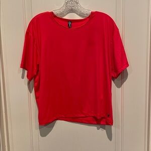 NWT Under Armour Women's Orange Short Sleeve Loose Fit T-Shirt Size Medium
